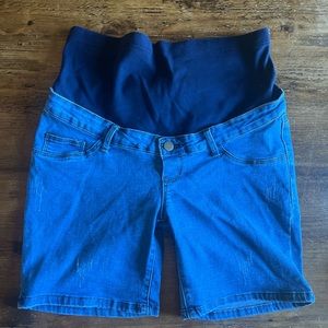 Maternity shorts
